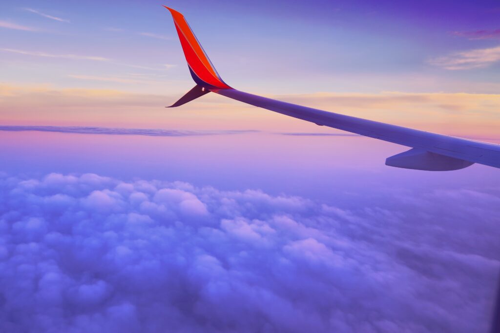 飛行機と空